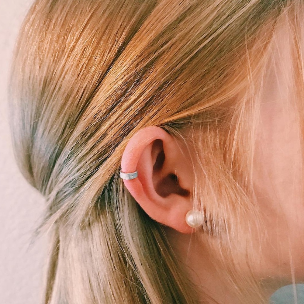 Ear cuff